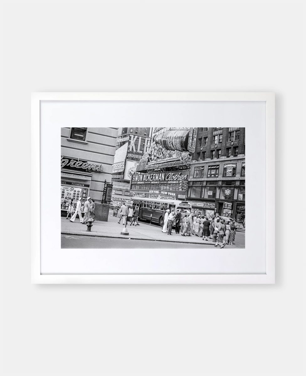 Times Square, 1951 - The Curious Desk